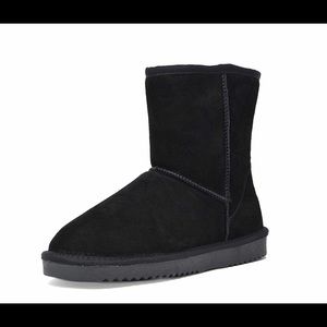 NWT DREAM PAIRS Women’s Sheepskin Boots Sz 9